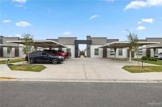 Building Photo - 17 S Colt Ln