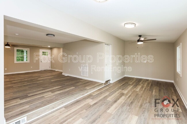 Building Photo - 152 Midway Lake Rd