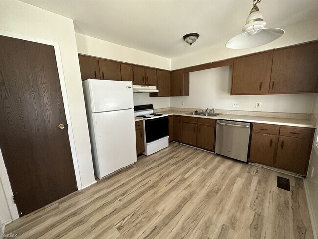 Foto del edificio - 2 br, 1.5 bath Townhome - Longfellow Townh...