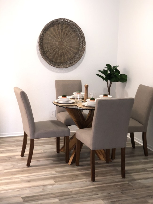 Building Photo - Goodmanor Apartments