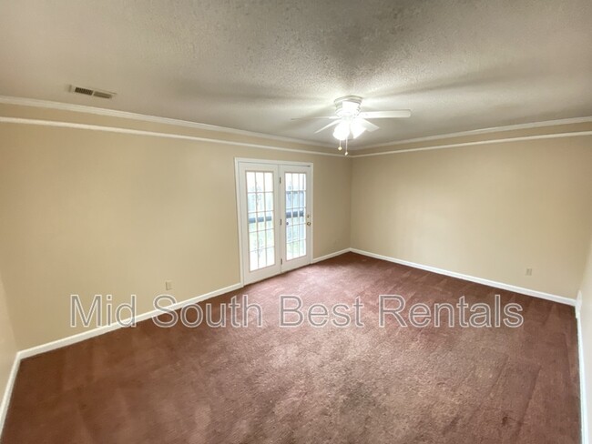 Building Photo - 5798 Plum Valley Dr