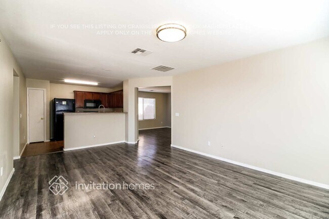 Foto del edificio - 19464 N Smith Dr