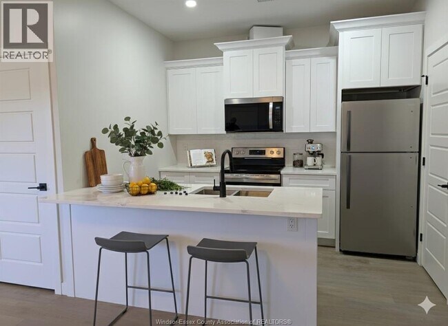 Photo du bâtiment - 926-928 Giles BOULEVARD Unit# 5