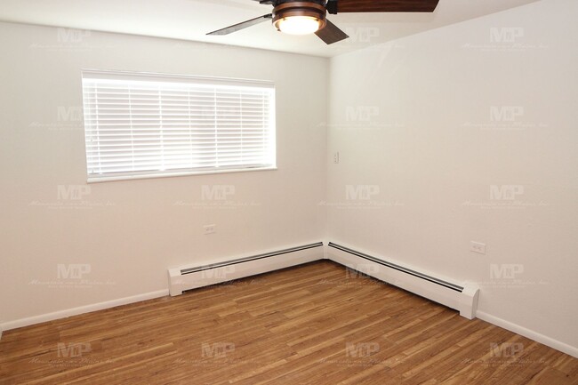 Building Photo - 301 Peterson St