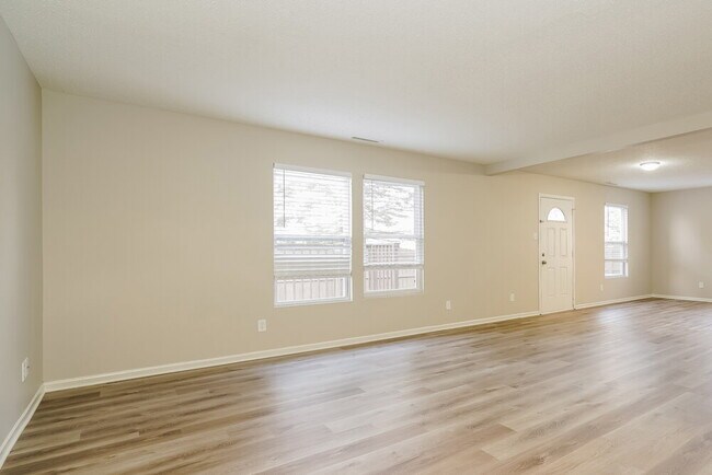 Foto del edificio - 3446 Brandenburg Blvd