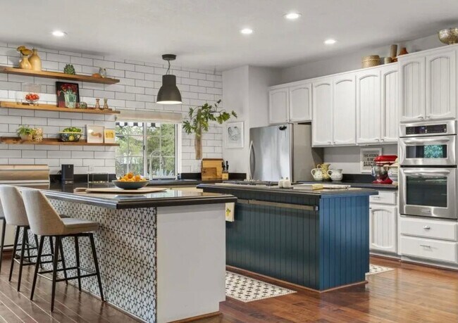 Foto del edificio - 127 Fairway Ln