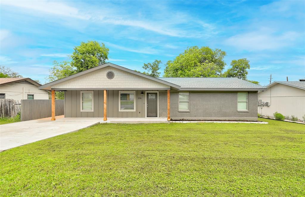 Primary Photo - 206 E Powell Ln