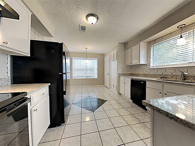 Building Photo - 415 Dorsal Way