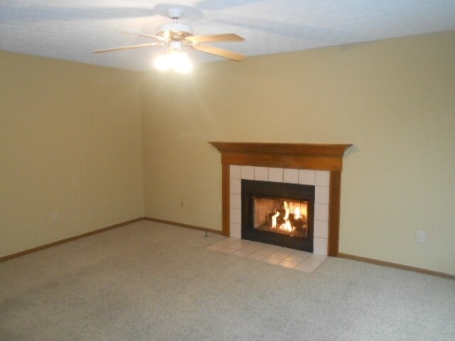 Foto del edificio - 5104 Blossom Ct
