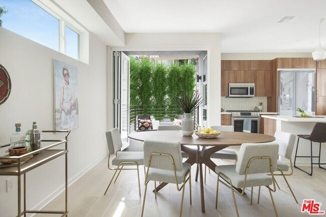 Foto del edificio - 1933 Griffith Park Blvd