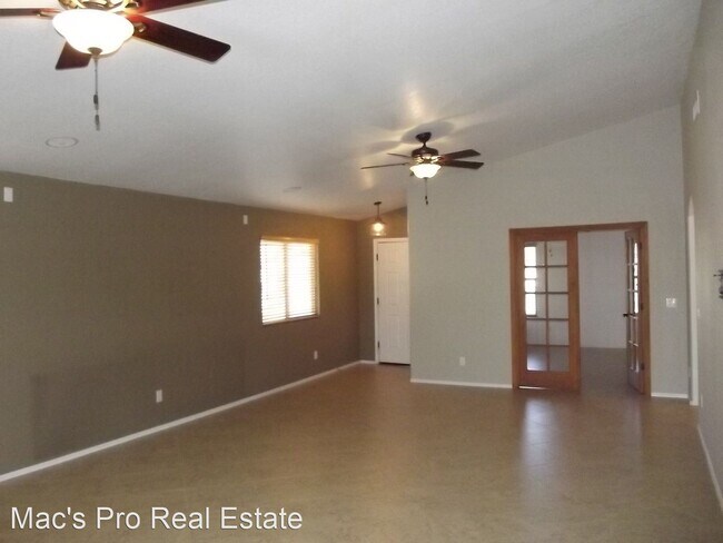 Foto del edificio - 3 br, 2 bath House - 4469 W. Holly Berry Way