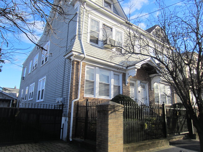 Building Photo - 204 Columbia Ave