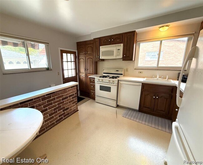 Foto del edificio - 7627 Rosemary St