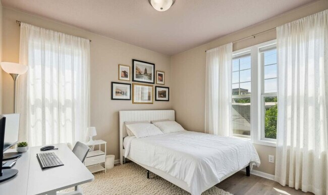 Foto del edificio - 2808 Colfax Ave South