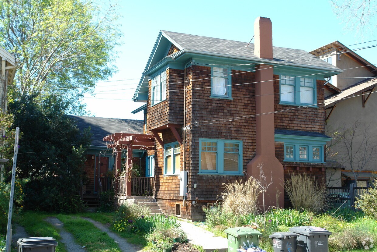 Primary Photo - 1708 Milvia St