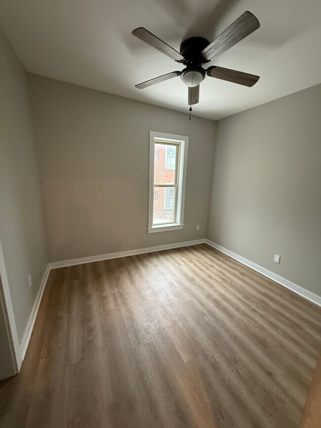 Foto del edificio - 127 W Michigan Ave