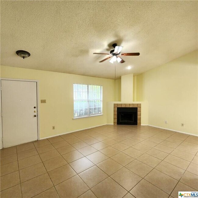 Building Photo - 1901 Dickens Dr