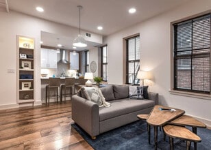 Building Photo - 1502 Race St