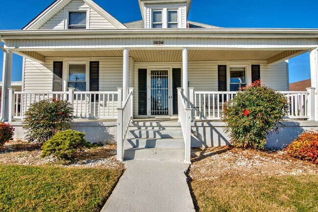 Foto del edificio - 1624 Edgemont Ave