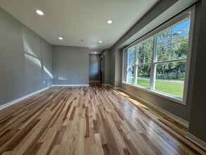 Building Photo - 6433 Georgia Ave N