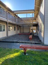 Building Photo - 9719 Holly Dr