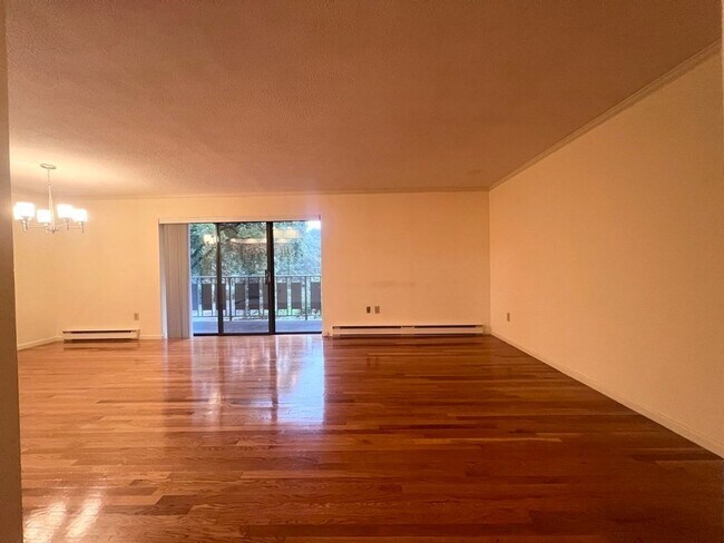 Foto del edificio - Luxury one bed with parking