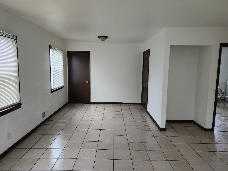 Primary Photo - 7210 W Hampton Ave