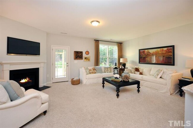 Building Photo - 910 Saratoga Dr