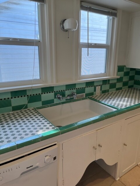 Kitchen - 109 Coronado Ave