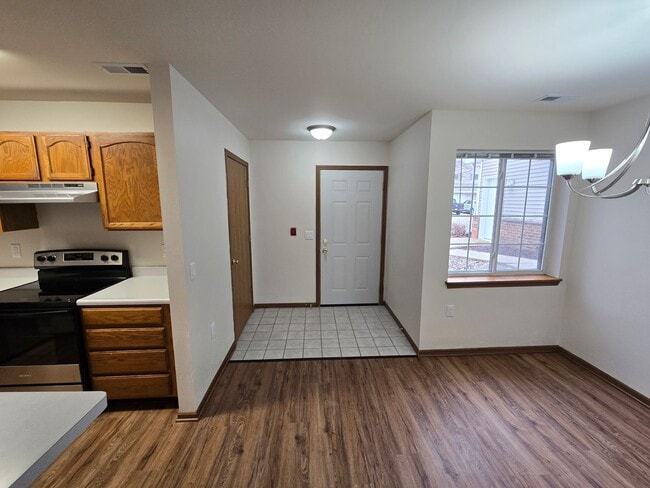 Foto del edificio - 1001-1017 Rockefeller Ln