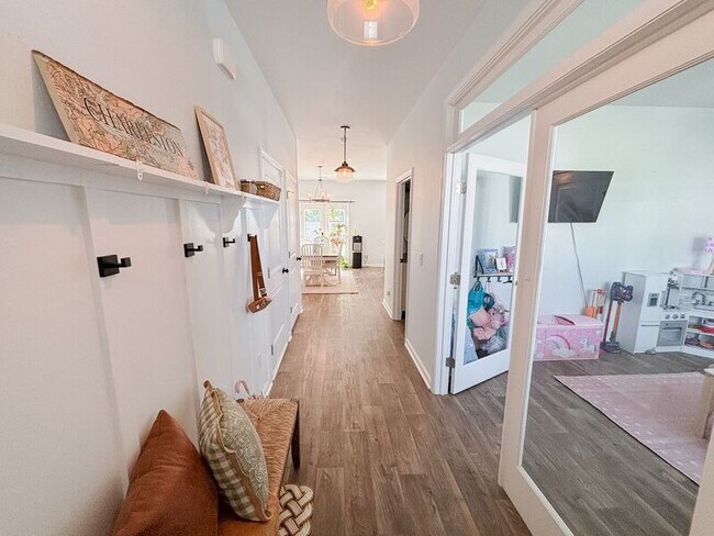 Foto del edificio - 208 Sarcoxie Rd