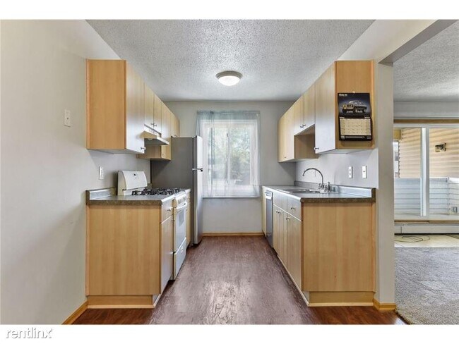 Foto del edificio - 10840 Rockford Rd