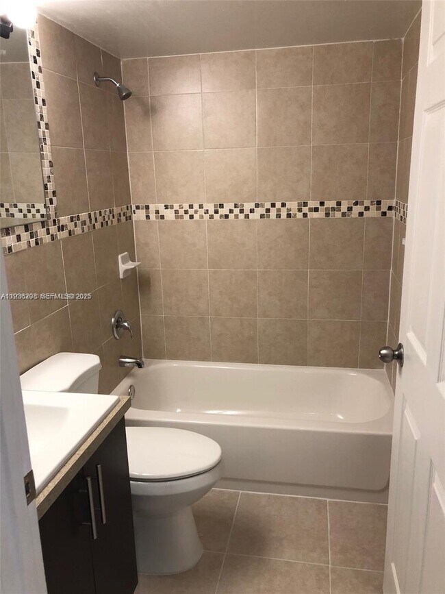 Foto del edificio - 1400 San Remo Cir