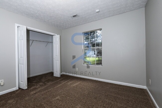 Building Photo - Move in before October 15th and get a $250...