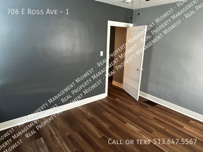 Foto del edificio - 706 E Ross Ave