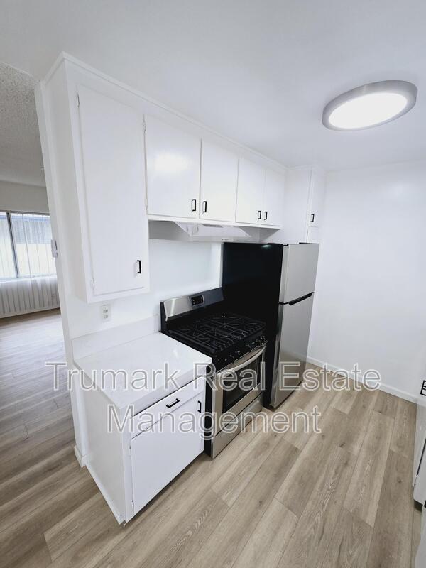 Foto del edificio - 1365 Orange Grove Ave