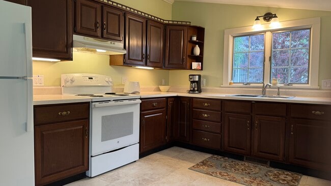 Kitchen - 101 Center St