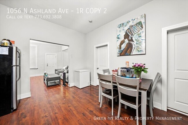 Foto del edificio - 1056 N Ashland Ave