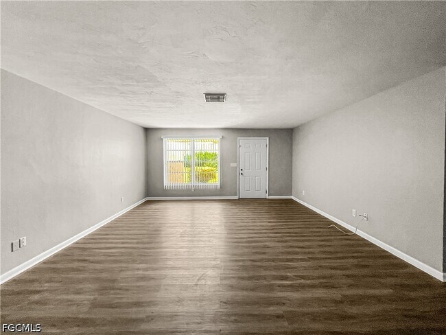 Foto del edificio - 4511 SE 5th Pl