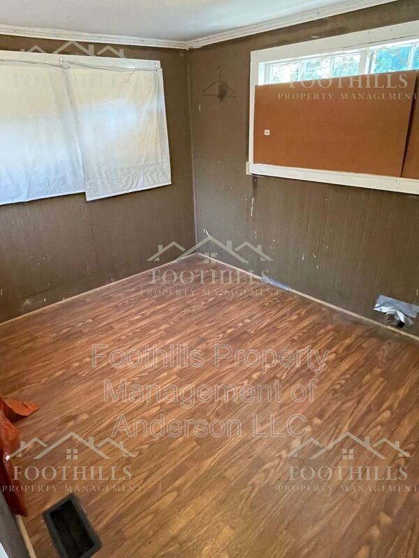 Building Photo - 1704 Park Dr