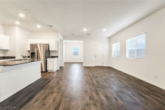 Building Photo - 356 Larksong Ave