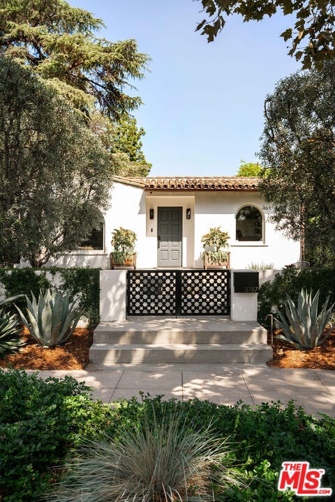 Building Photo - 3787 Glenfeliz Blvd