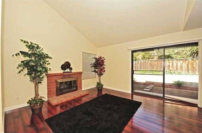 Foto del edificio - Spacious and Bright Escondido Home