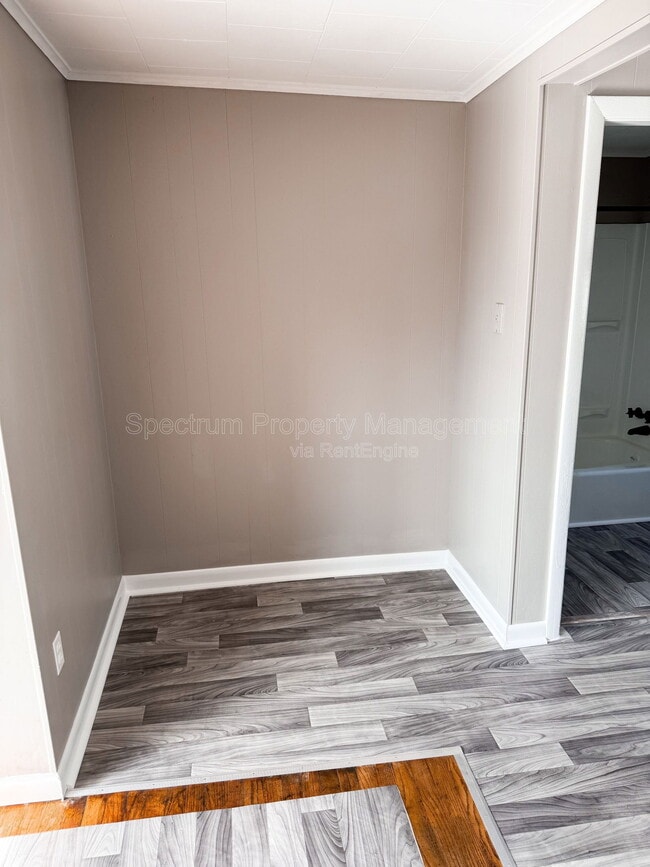 Building Photo - 88 Elm St