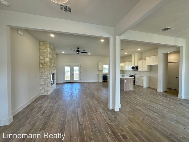 Foto del edificio - 4 br, 3 bath House - 8504 Kasen Avenue