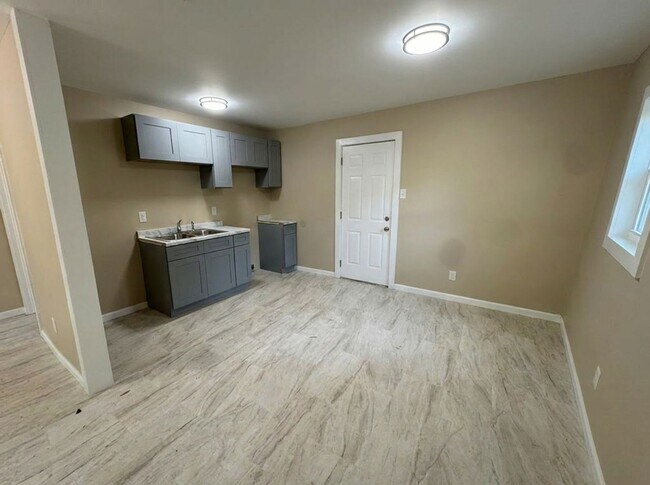 Foto del edificio - 1255 Amelia Ave