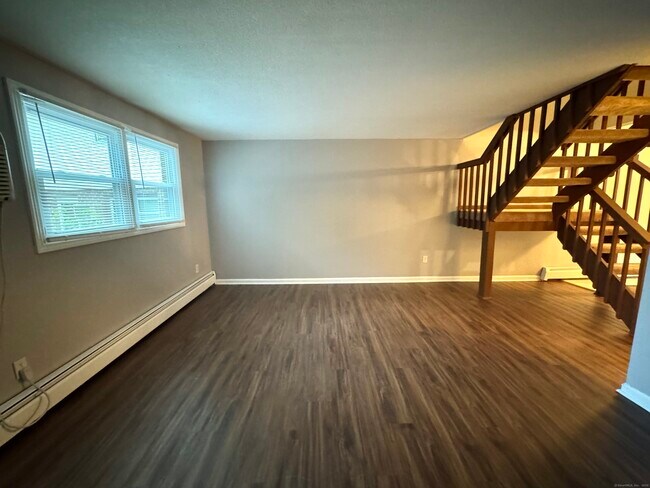 Foto del edificio - 1370 Highland Ave