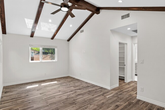 Dormitorio principal - 4242 Van Nuys Blvd