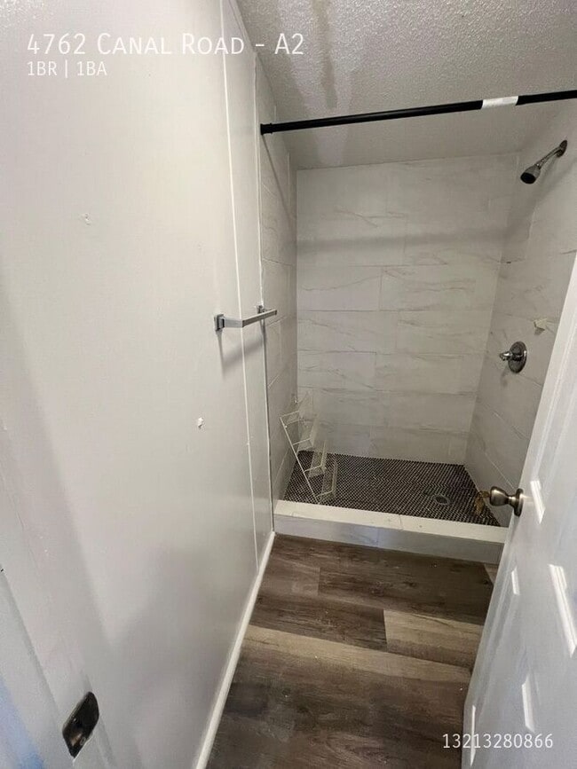 Photo - 4762 Canal Rd Apartment