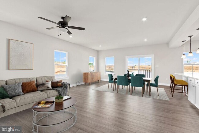 Foto del edificio - 105 Weston Dr